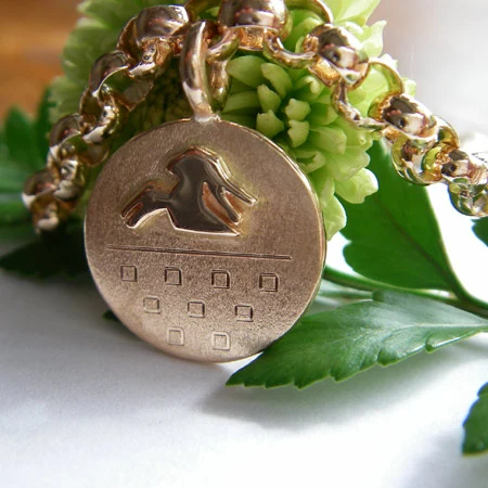 Collier med detaljer
