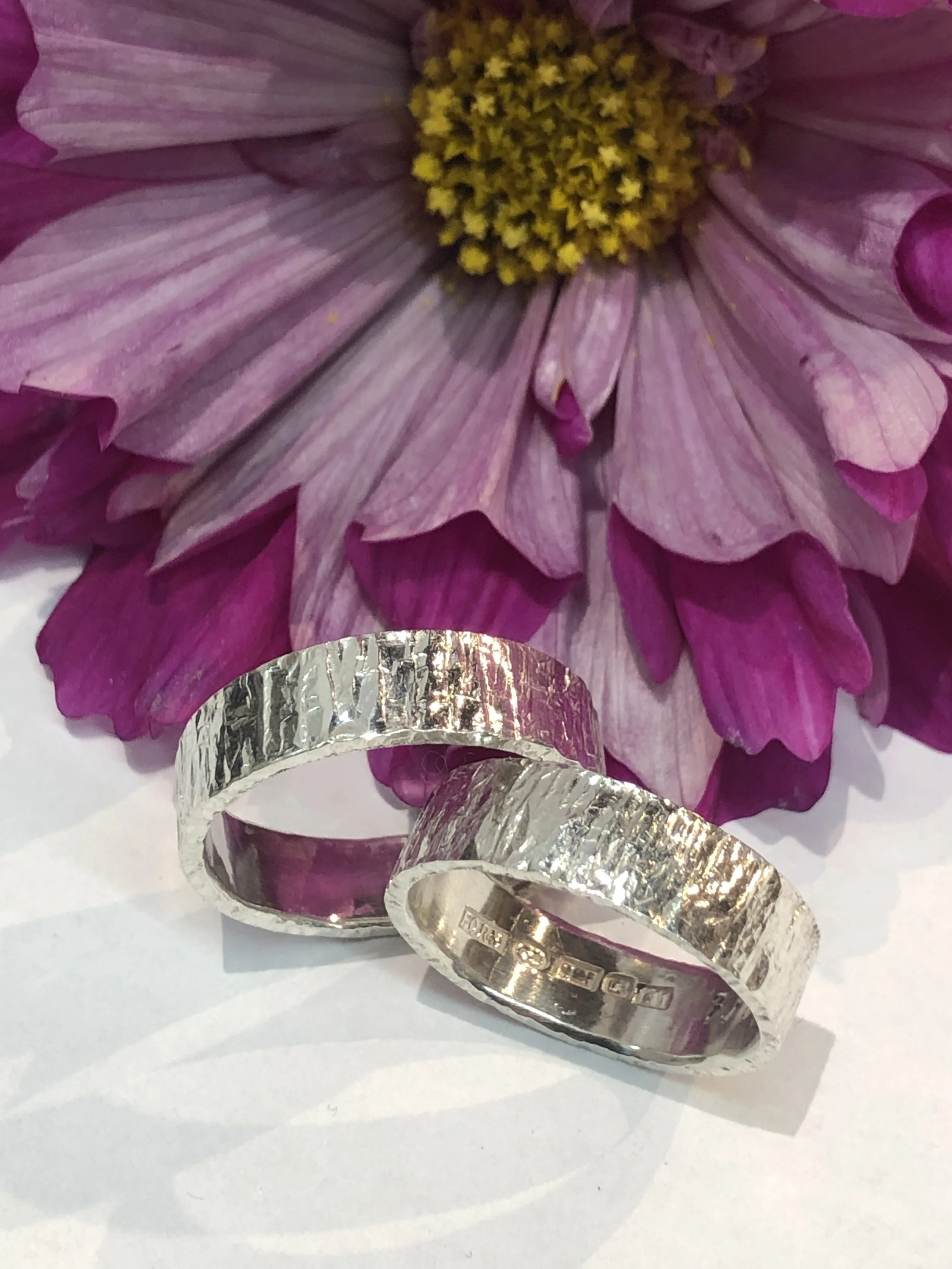 Handgjord ring