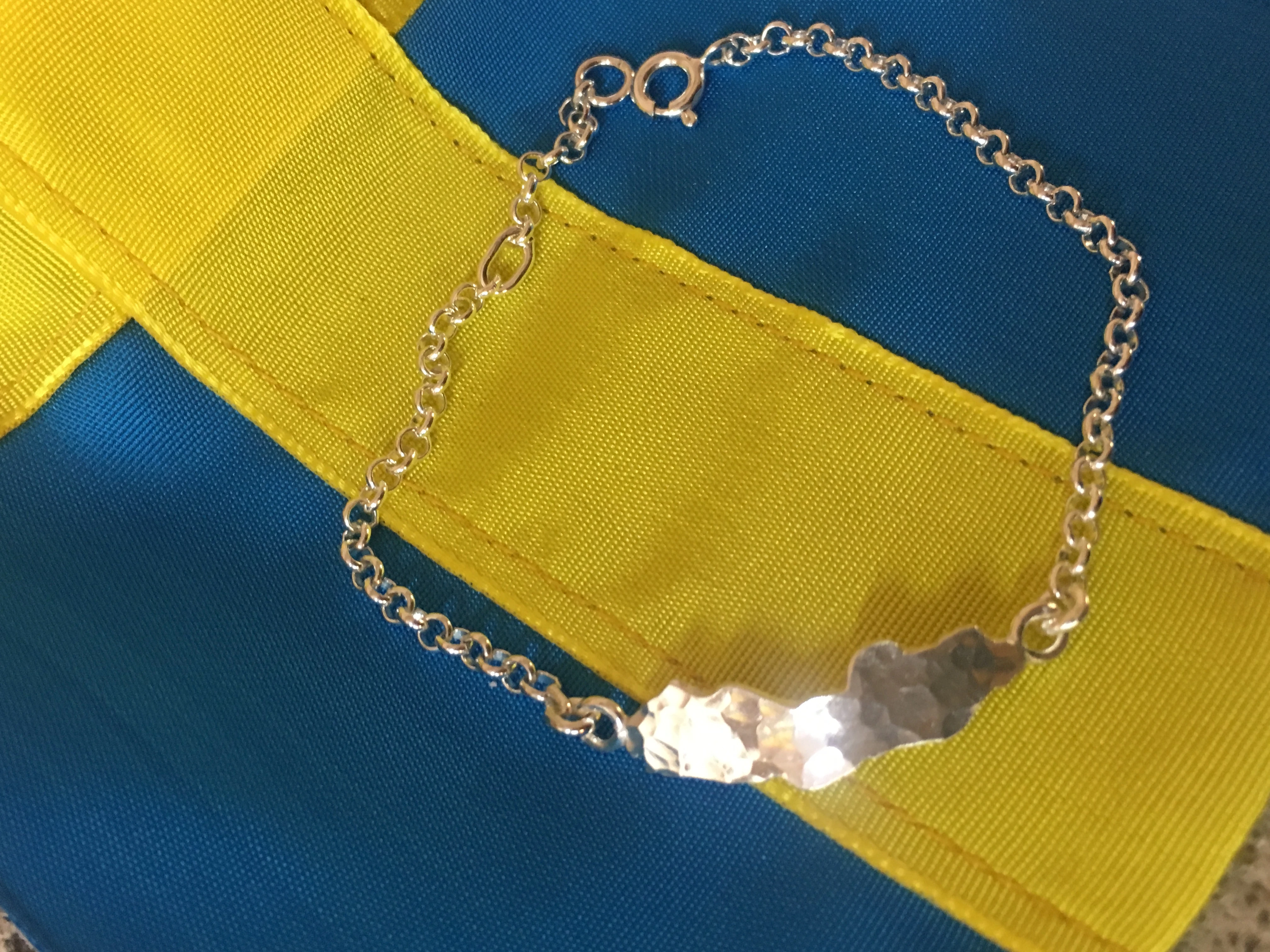 Handsmide armband