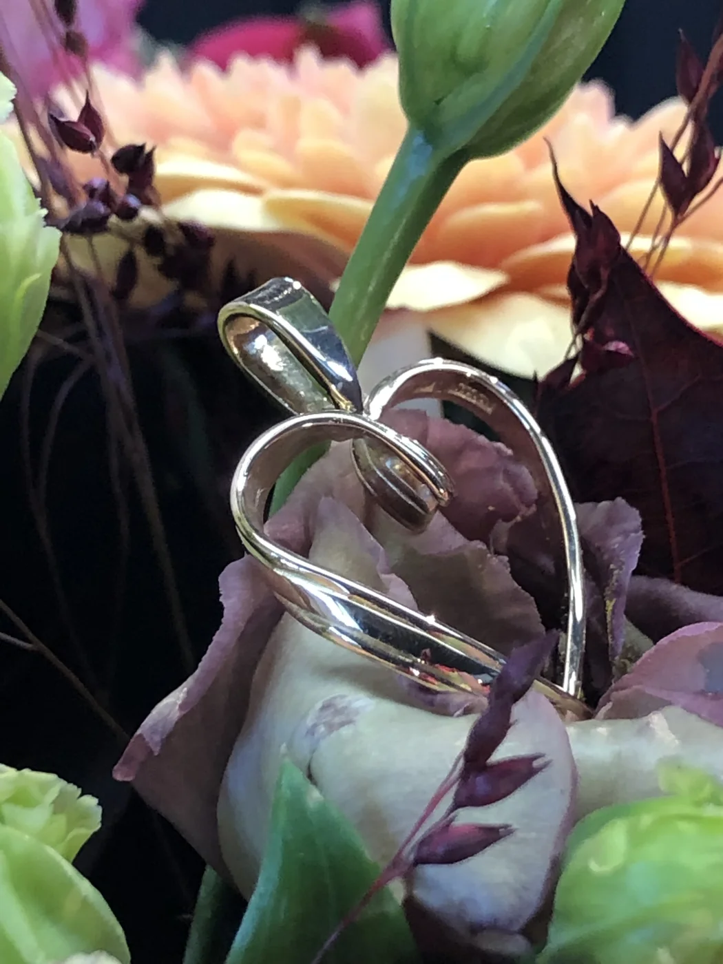 Omarbetat silversmycke
